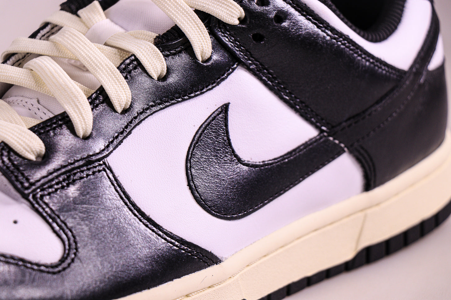 Nike Dunk Low Vintage Panda