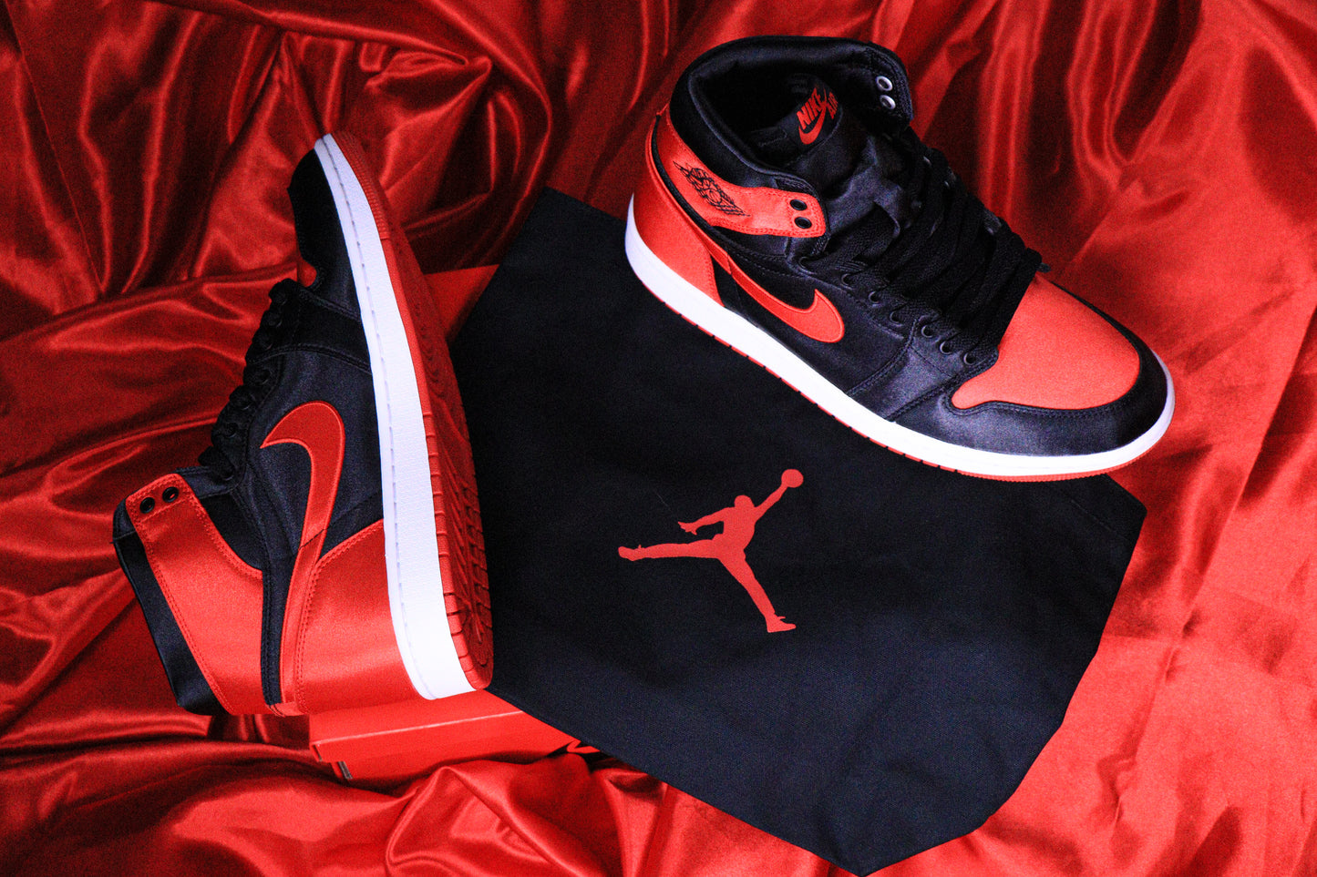 Nike Air Jordan 1 OG High Satin Bred