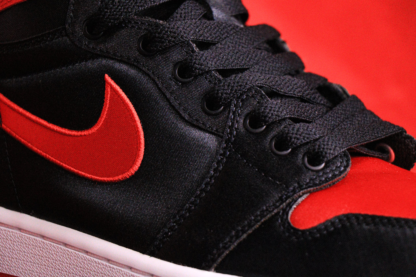 Nike Air Jordan 1 OG High Satin Bred